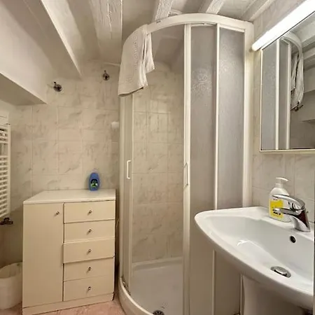 Riverside Retreat By Florencehospitality Com Firenze